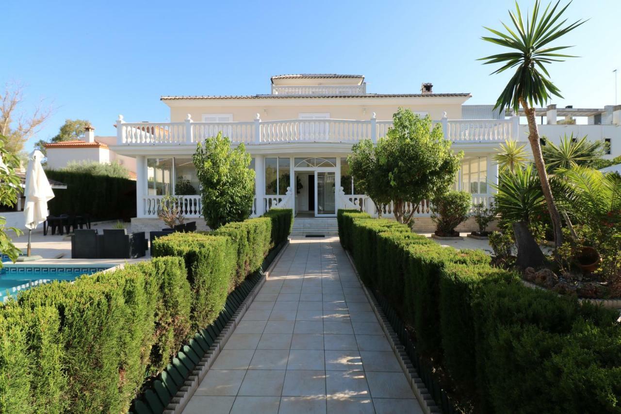 Villa De Lujo En טורמולינוס מראה חיצוני תמונה