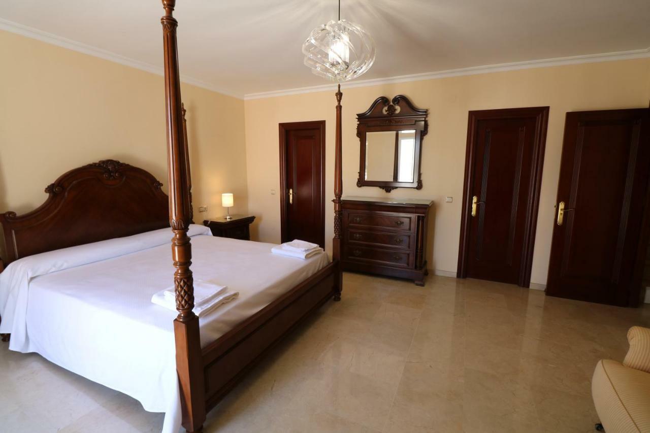 Villa De Lujo En טורמולינוס מראה חיצוני תמונה